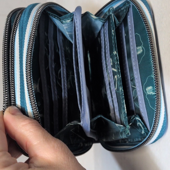 Lug Splits SE RFID Wallet, Blue Moon, like new - Picture 6 of 7